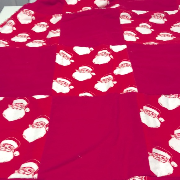 NWT SANTA CHRISTMAS RAG QUILT LARGE 70”x70” RED/WHITE HANDMADE GREAT GIFT🎄 - Picture 3 of 5